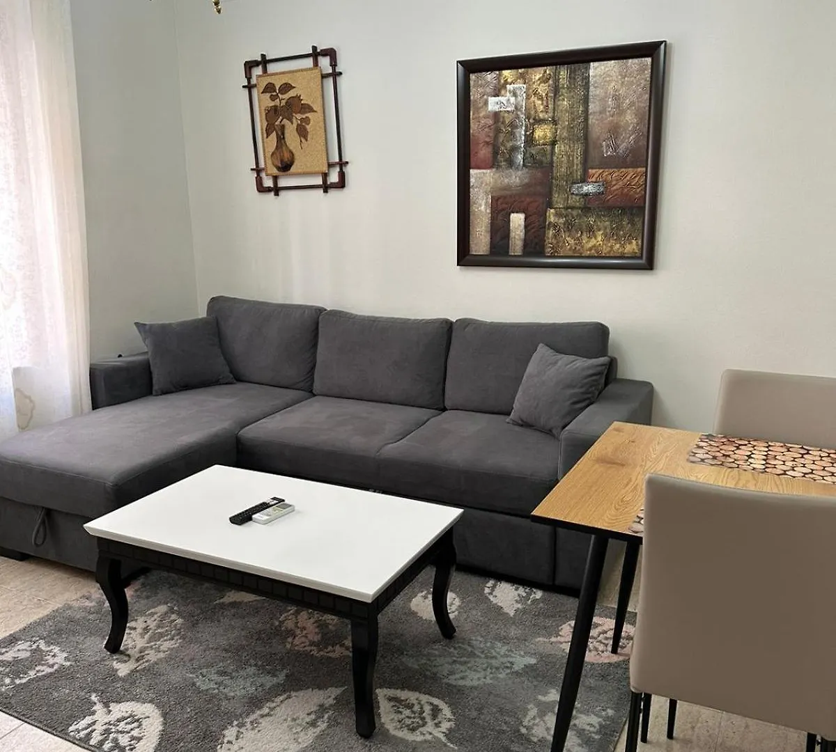 Cozy Flat In The City Center Tirana